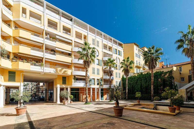 Appartement - 182 m² - 4 pièces