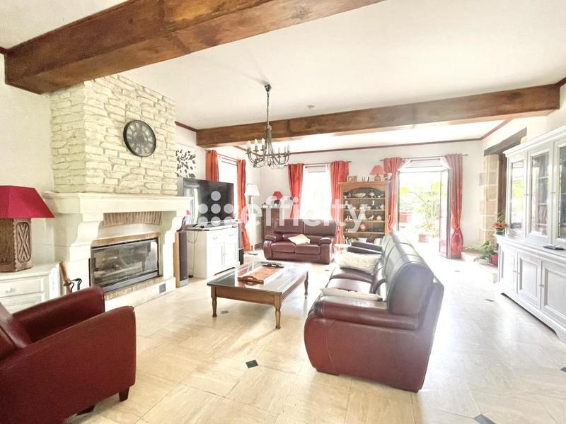 Maison - 400 m² - 10 pièces