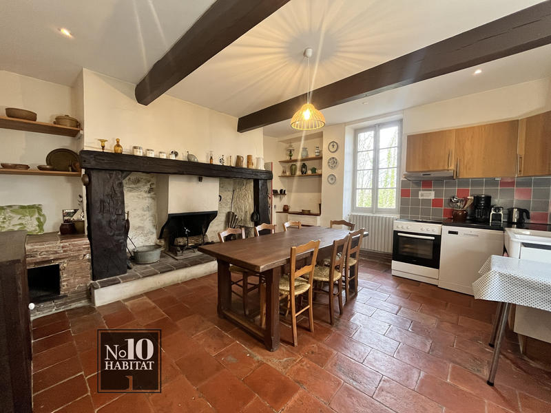 Maison - 210 m² - 6 pièces