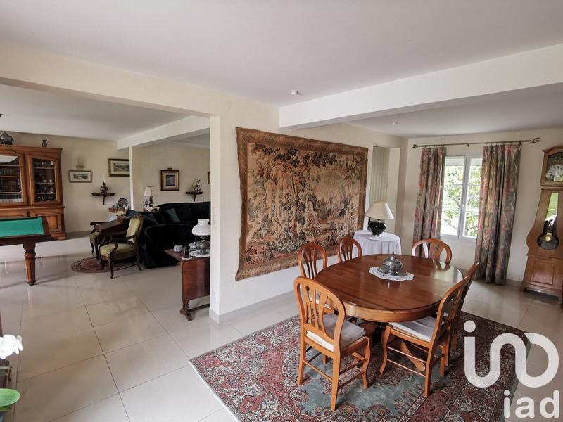 Maison - 242 m² - 8 pièces