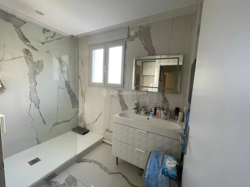 Appartement - 80 m² - 4 pièces