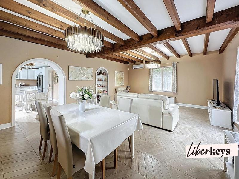 Maison - 180 m² - 6 pièces