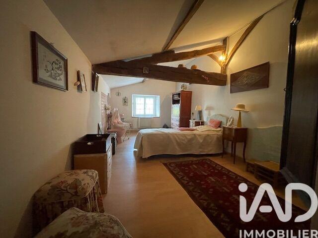 Maison - 210 m² - 7 pièces