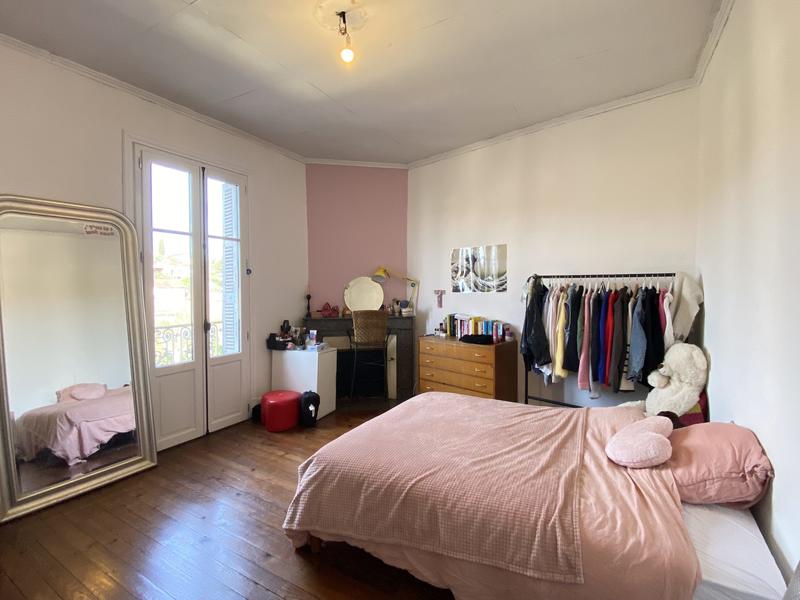 Maison - 210 m² - 8 pièces