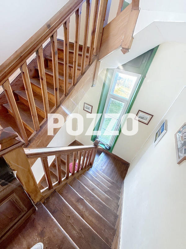 Maison - 170 m² - 10 pièces