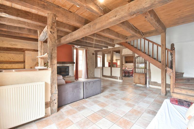 Maison en pierre - 138 m² - 6 pièces