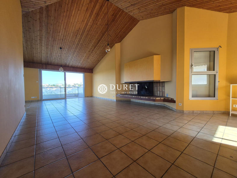 Maison traditionnelle - 220 m² - 5 pièces