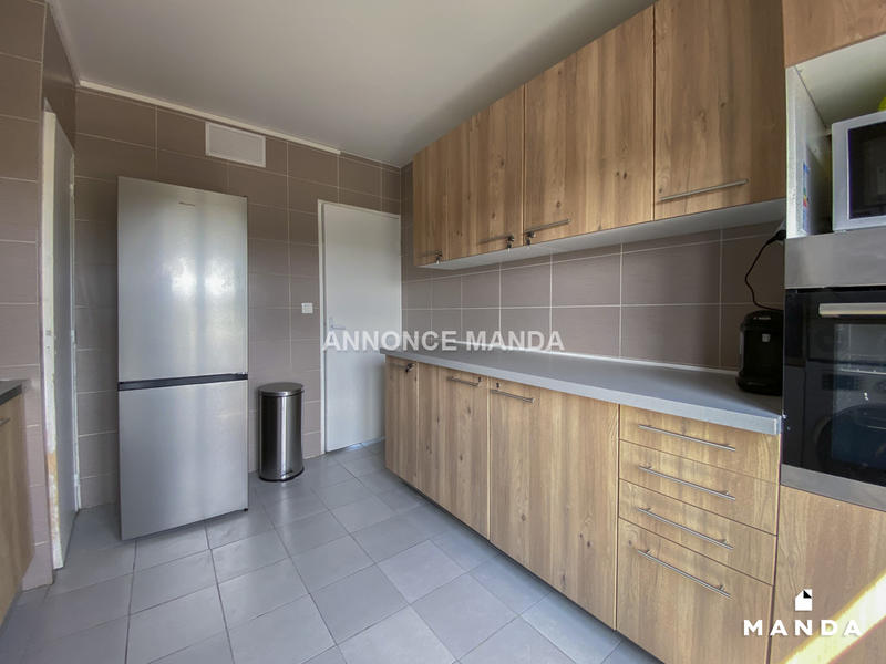 Chambre - 10 m² - 7 pièces