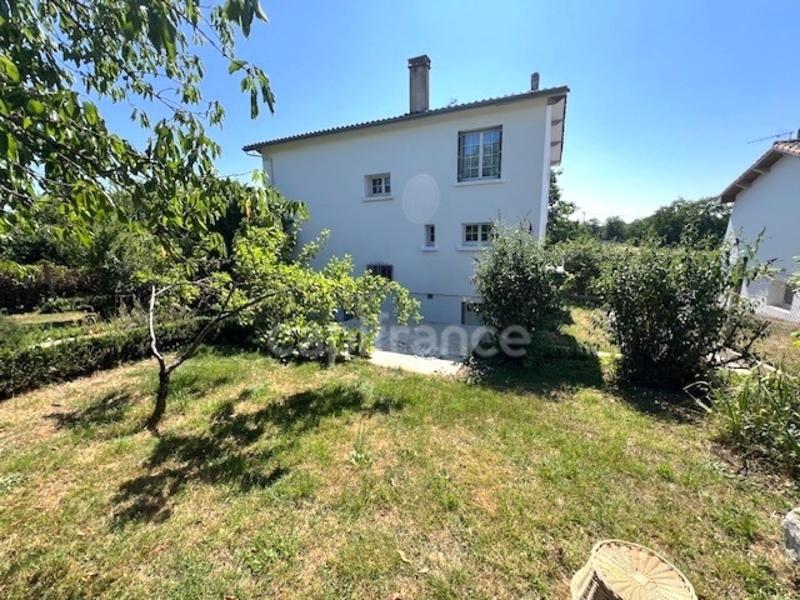 Maison - 171 m² - 8 pièces