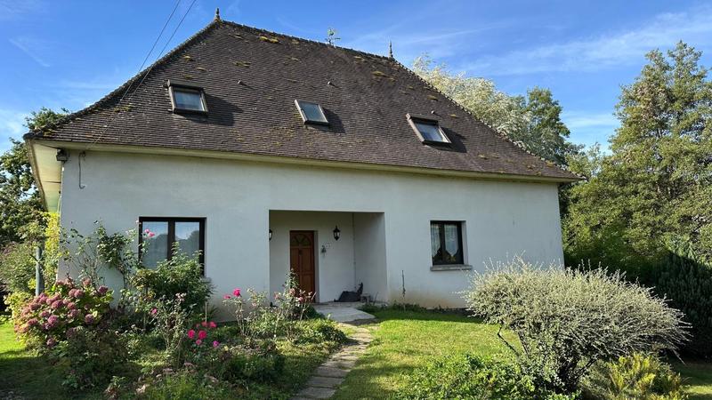 Maison - 220 m² - 6 pièces