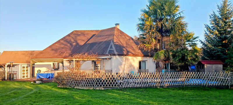 Maison - 293 m² - 12 pièces