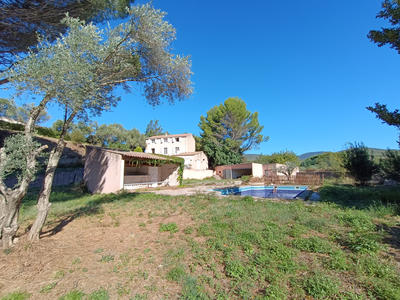 Propriété - 170 m² - 7 pièces