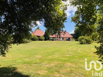 Maison - 280 m² - 9 pièces