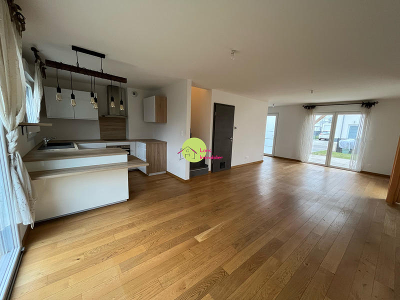 Maison - 90 m² - 5 pièces