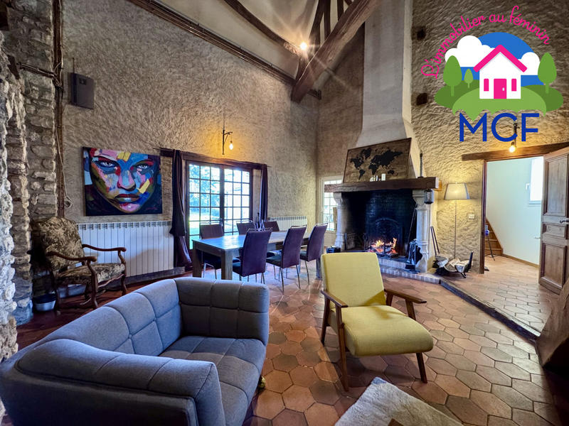 Maison ancienne - 247 m² - 7 pièces