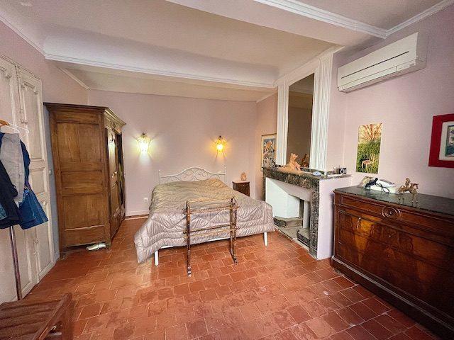 Maison - 406 m² - 8 pièces