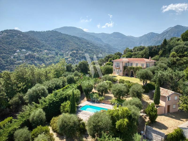 Villa - 400 m² - 6 pièces