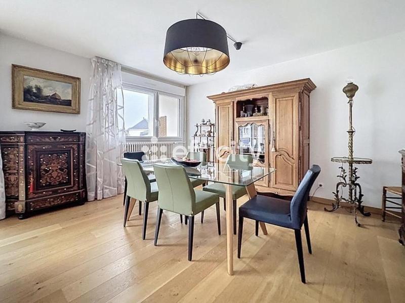 Appartement - 120 m² - 5 pièces