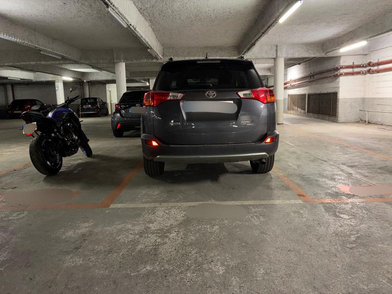 Parking / Garage - 193 m²