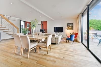 Maison - 320 m² - 6 pièces