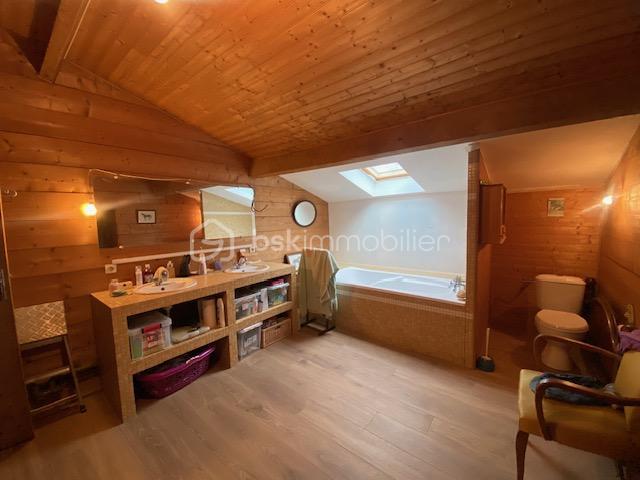 Maison en pierre - 235 m² - 8 pièces