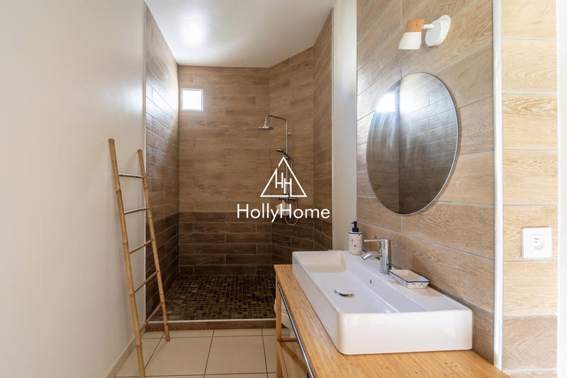 Maison - 175 m² - 6 pièces