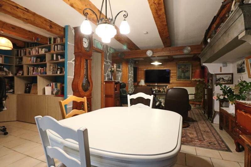 Propriété - 324 m² - 14 pièces