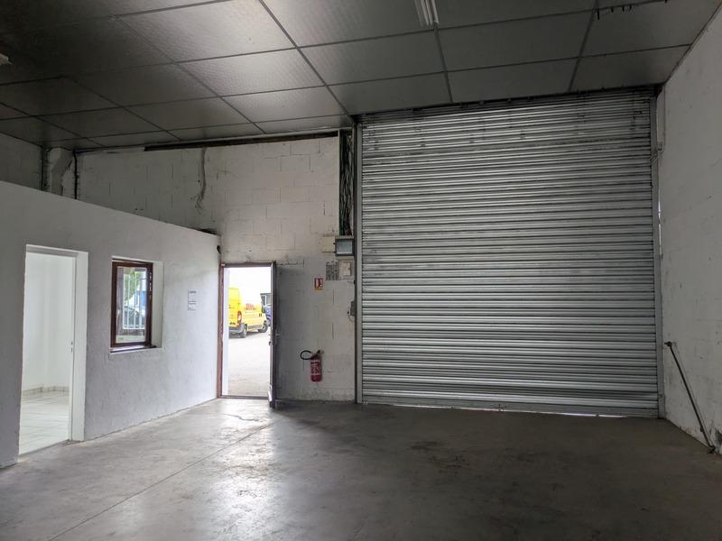 Bureau - 200 m² - 2 pièces