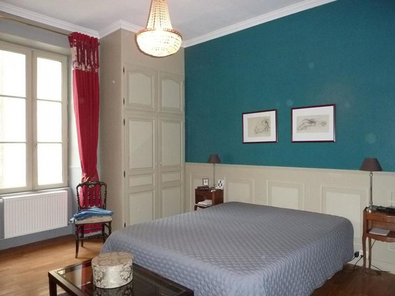 Maison - 180 m² - 8 pièces