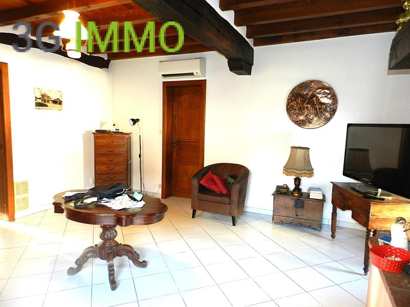 Maison - 230 m² - 10 pièces