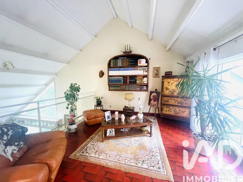 Maison - 180 m² - 8 pièces