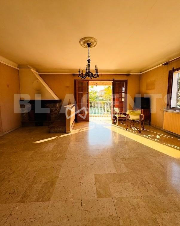 Maison - 235 m² - 8 pièces