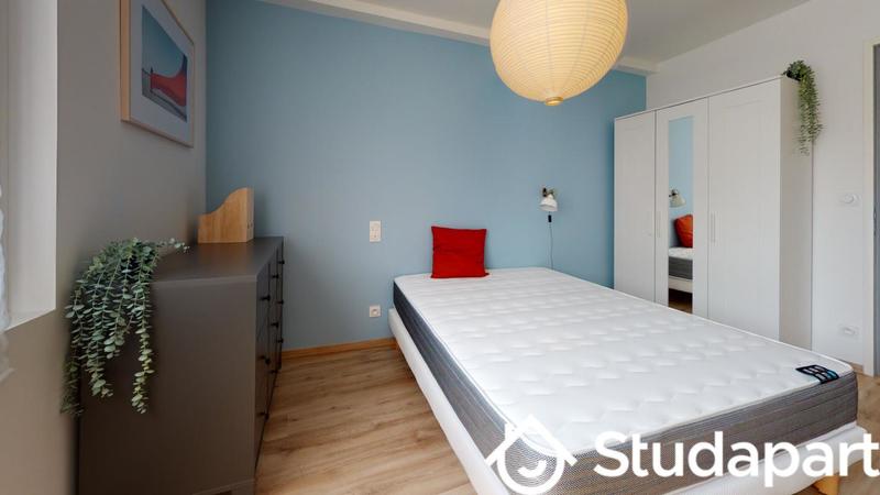 Chambre - 11 m² - 1 pièce