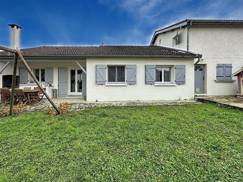 Maison - 137 m² - 6 pièces