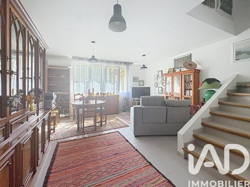 Maison - 268 m² - 9 pièces