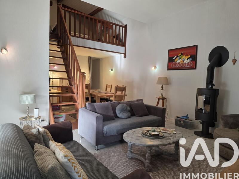 Maison - 212 m² - 5 pièces