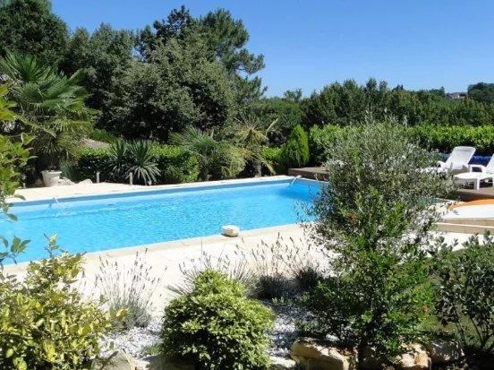 Propriété - 366 m² - 14 pièces