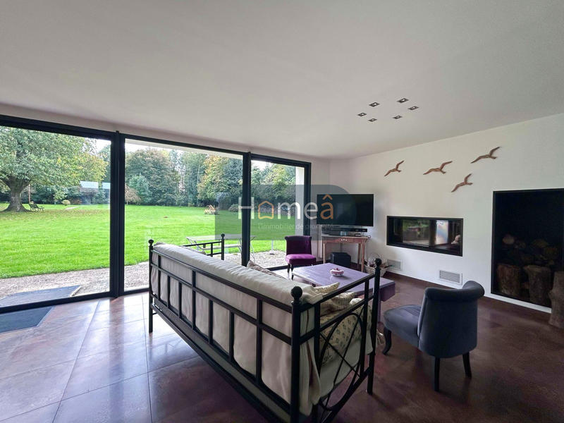 Maison - 215 m² - 8 pièces