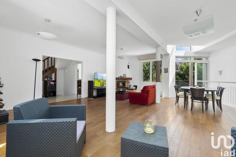 Maison - 177 m² - 8 pièces