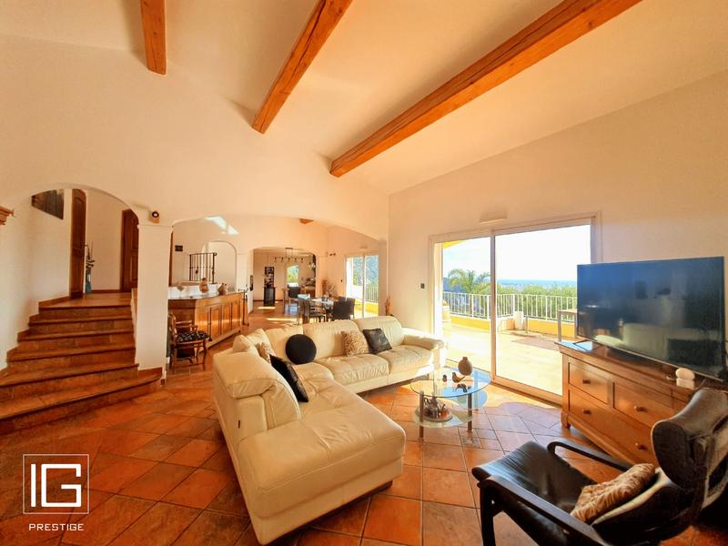 Maison - 311 m² - 10 pièces