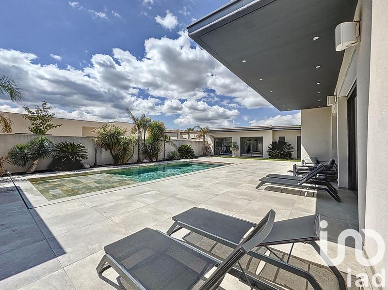 Maison - 230 m² - 7 pièces