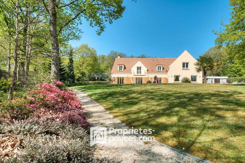 Propriété - 330 m² - 10 pièces