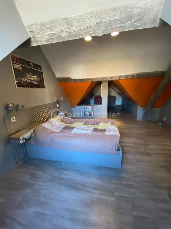 Maison de ville - 1 149 m² - 7 pièces