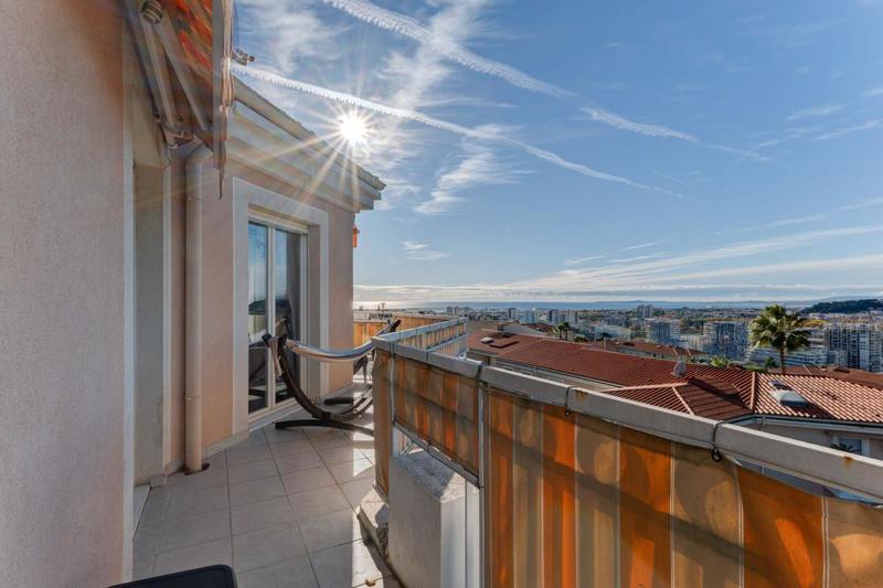 Appartement - 104 m² - 4 pièces