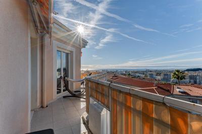 Appartement - 104 m² - 4 pièces