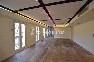 Bureau - 372 m²
