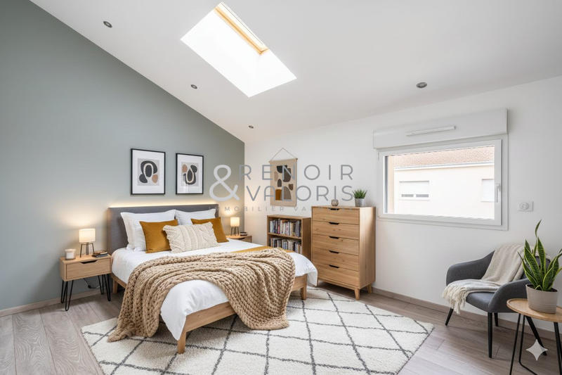 Loft - 100 m² - 5 pièces