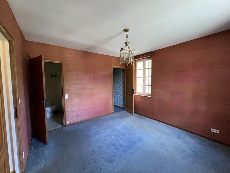 Maison - 275 m² - 11 pièces