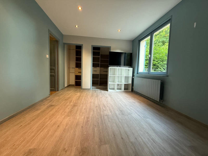 Maison - 180 m² - 9 pièces