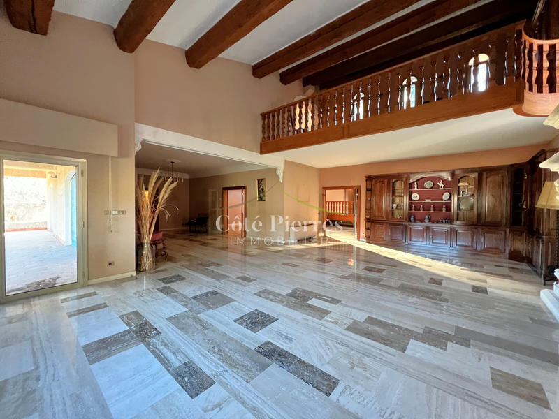 Bastide - 950 m² - 19 pièces